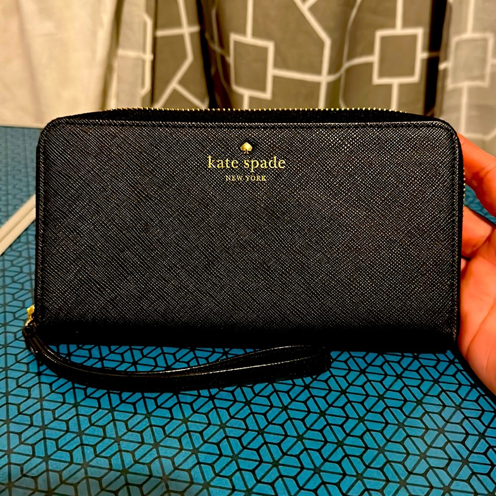 Kate Spade wallet with wristlet